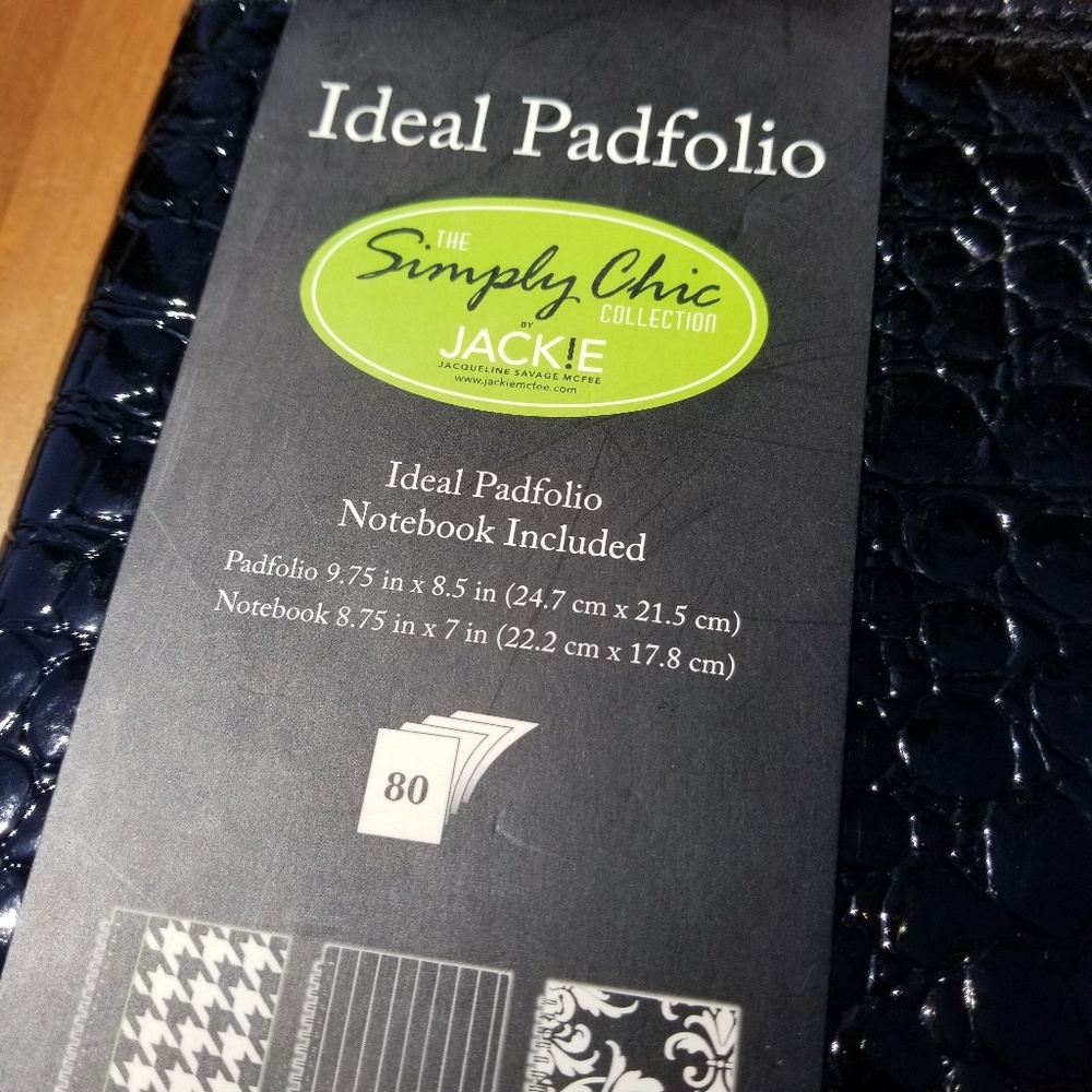 ⬇️ NWT • Small Padfolio